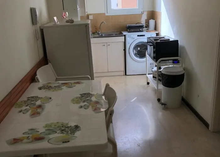 Ipsos Apartment *