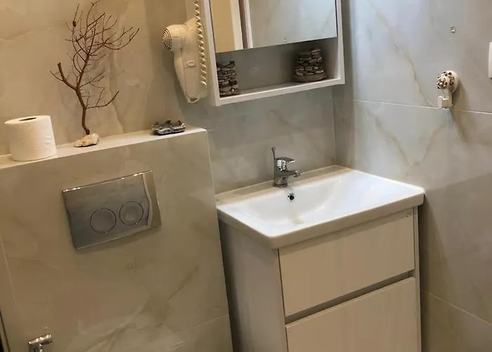 Ipsos Apartment *