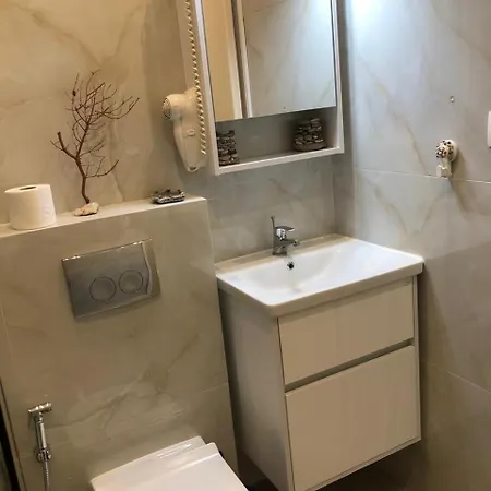 Ipsos Apartment *